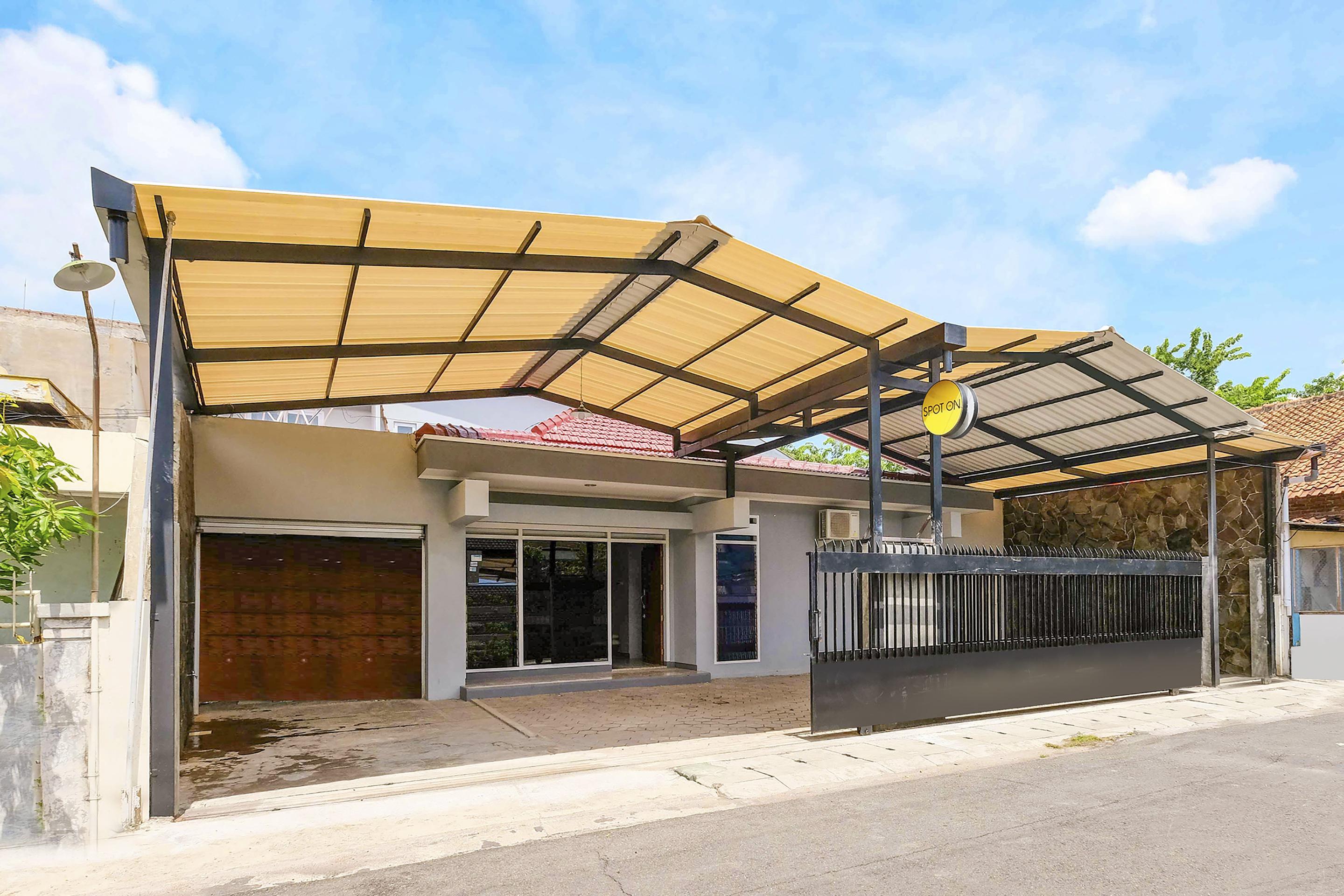 Spot On 2281 Omajo Hotel Semarang Exterior photo